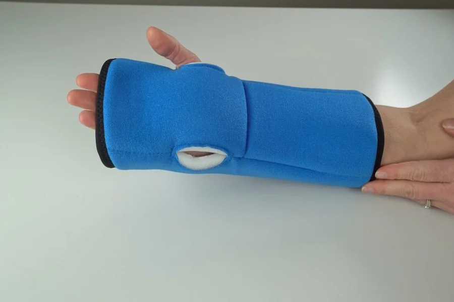 Night Wrist Splints: How They Help With Pain and Numbness Wrist Splints